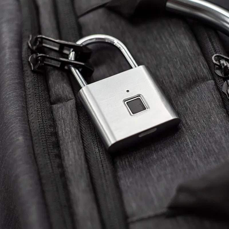 Cadenas à Empreinte Digitale — Verrou Intelligent Rechargeable USB-C